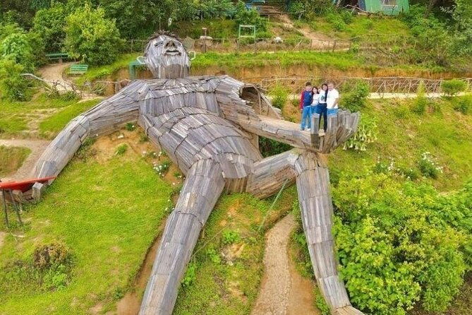 hobbitenango-altamira-and-antigua-borial-parks