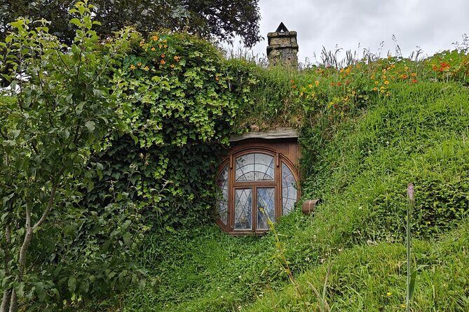 Hobbiton Movie Set Guided Day Tour with Lunch from Auckland - FAQ
