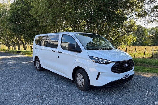 Hobbiton Movie Set Private Transportation for Families and Groups - Key Points