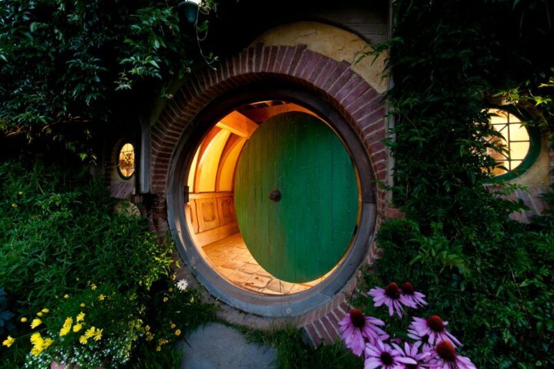 Hobbiton Movie Set & Rotorua Premium Day Tour from Auckland - Key Points  