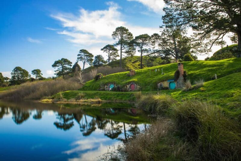 Hobbiton Movie Set & Te Puia Geothermal Valley Private Tour - Key Points