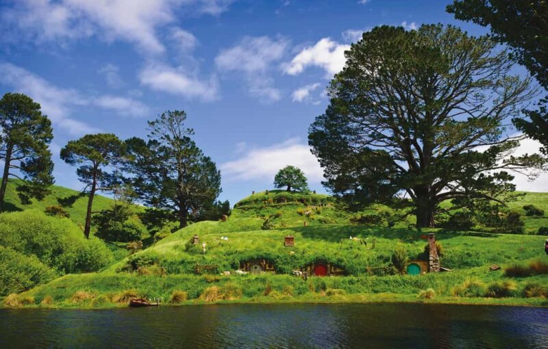 Hobbiton Movie Set & Te Puia Geothermal Valley Private Tour - Introduction: A Day of Fantasy and Geothermal Power