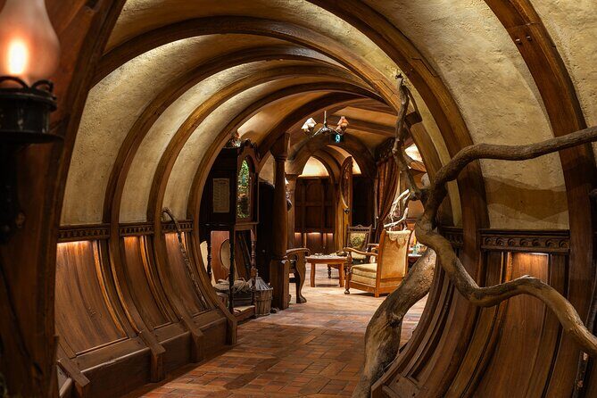 Hobbiton Movie Set Tour with lunch from Auckland - The Set in Focus: What You’ll See