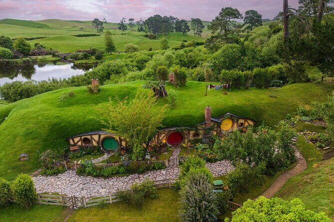 Hobbiton & Waitomo Caves Guided Day Trip from Auckland incl lunch - The Itinerary in Detail