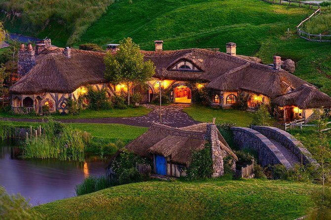 Hobbiton & Waitomo Caves Small Group Tour from Auckland inc Lunch - An Overview of the Itinerary