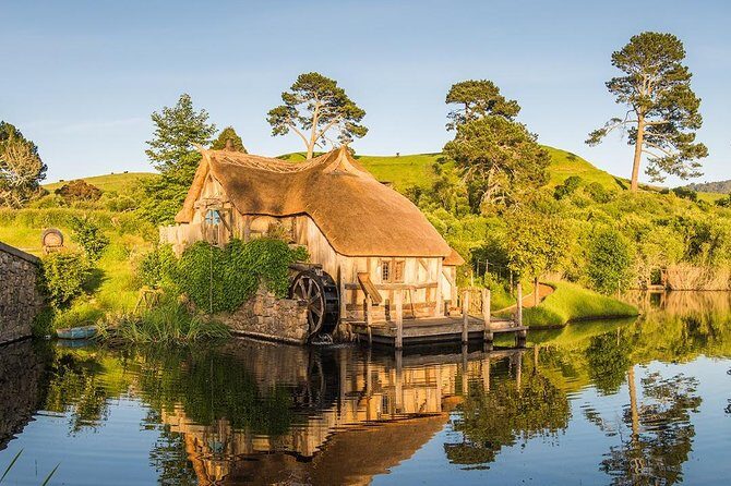 Hobbiton & Waitomo Caves Small-Group Tour W Lunch from Auckland - FAQ