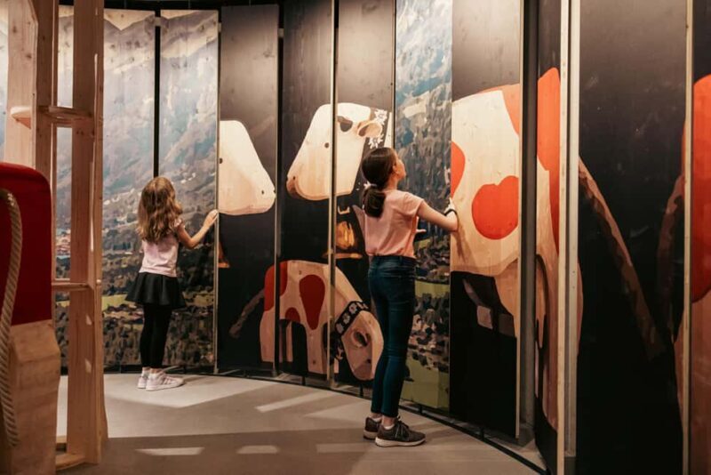 Hofstetten bei Brienz: Trauffer Erlebniswelt Ticket - Dining & Refreshments