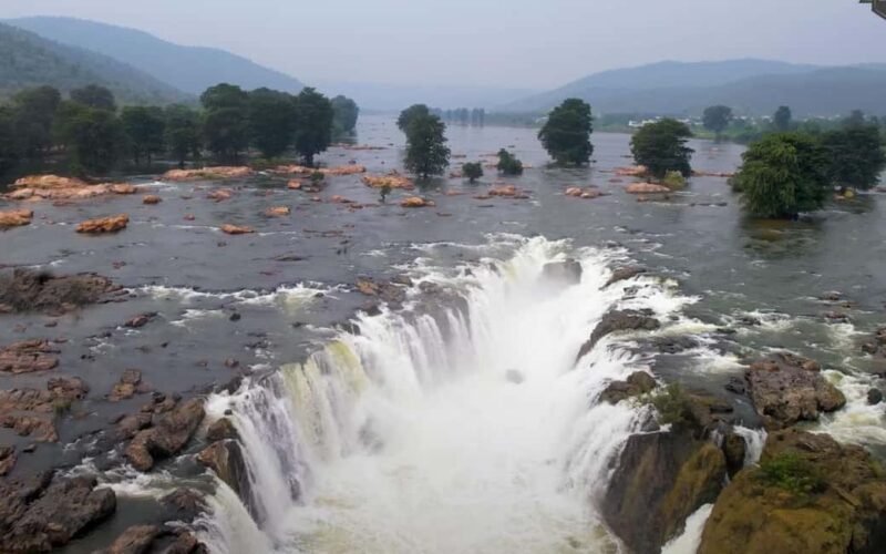 Hogenakkal Falls Day Trip from Bangalore with Coracle Ride - Key Points