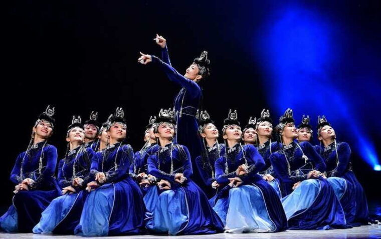 hohhot-6-day-private-tour-to-huitengxile-and-kubuqi-desert