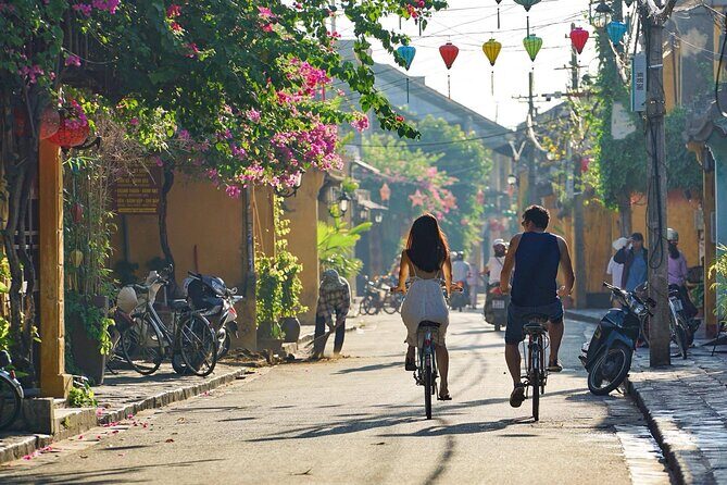 Hoi An Ancient Town Guided Walking Tour from Danang/ Hoi An - How the Tour Feels in Practice