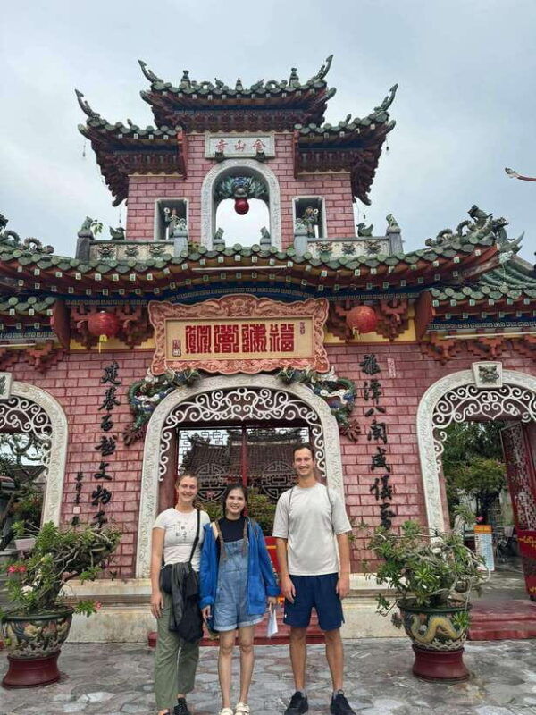 hoi-an-ancient-town-walking-tour-with-lantern-boat-ride