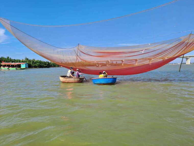 hoi-an-basket-boat-riding-at-bay-mau-coconut-village