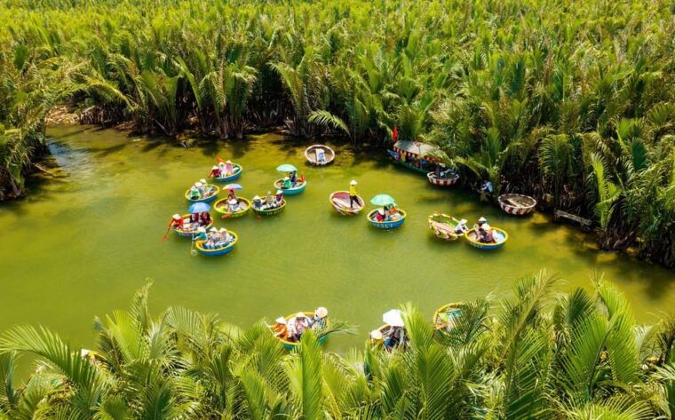 hoi-an-basket-boat-tour-at-the-coconut-village