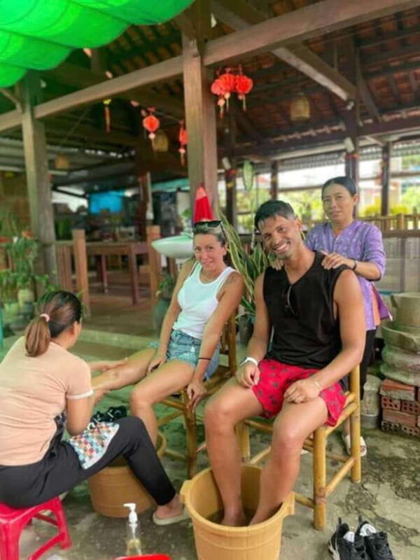hoi-an-biking-countryside-cooking-class-in-tra-que-vegetable