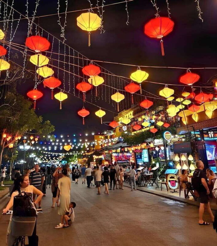 hoi-an-boat-ride-with-flower-lantern-ceremony