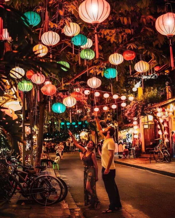 hoi-an-boat-ride-with-flower-lantern-ceremony