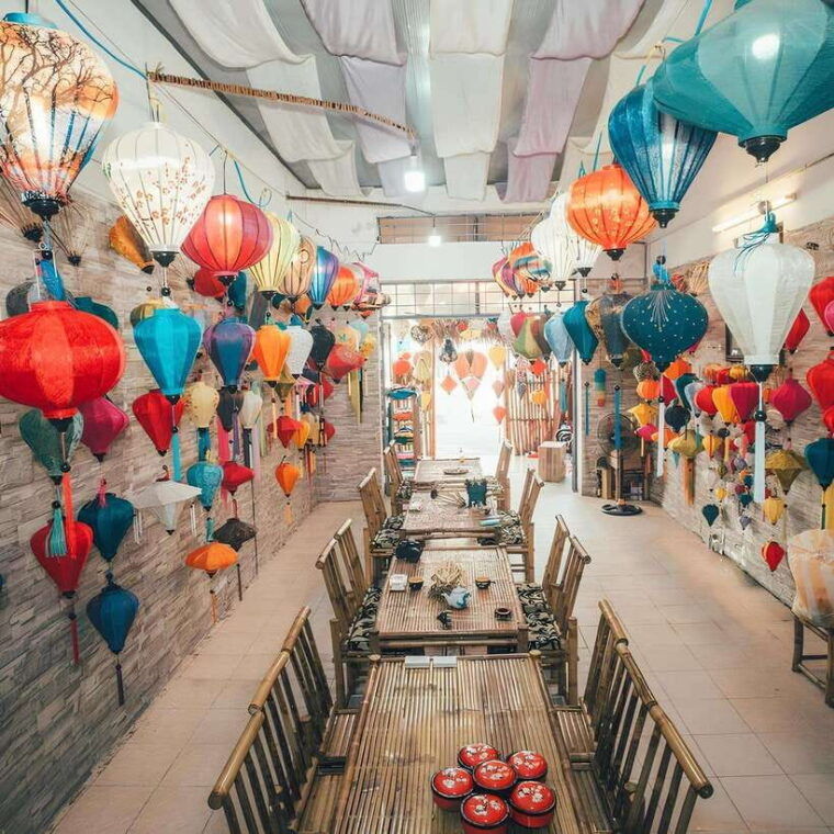 hoi-an-boat-tour-and-lantern-ceremony