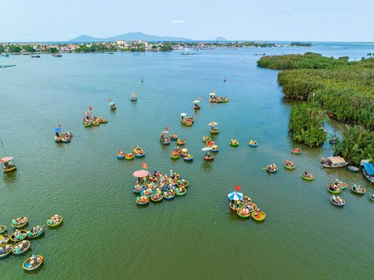 hoi-an-cam-thanh-basket-boat-ride