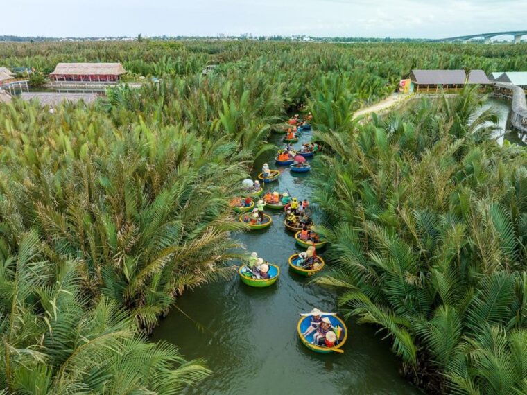 hoi-an-cam-thanh-basket-boat-ride