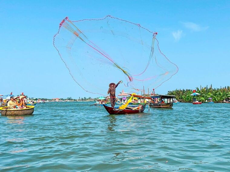hoi-an-cam-thanh-basket-boat-ride