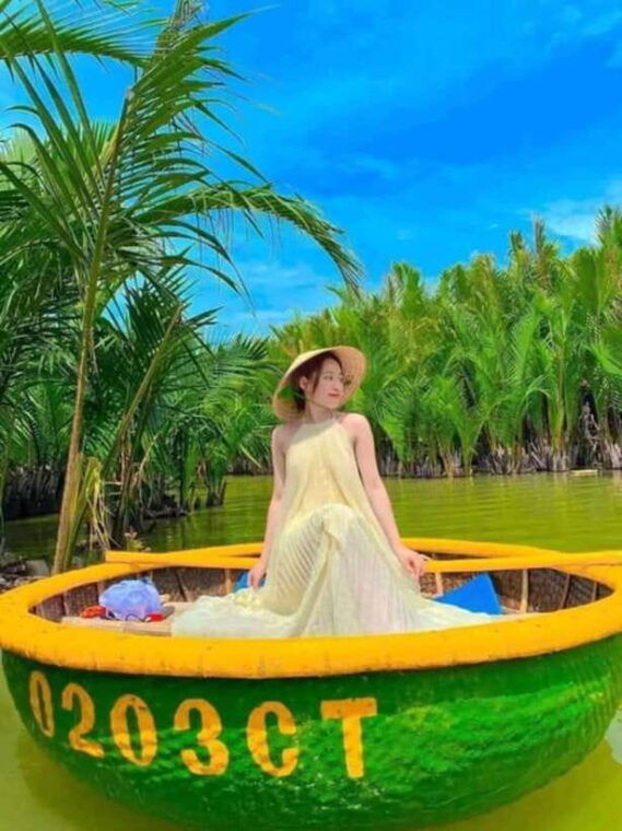 hoi-an-cam-thanh-basket-boat-riding-w-two-way-transfer
