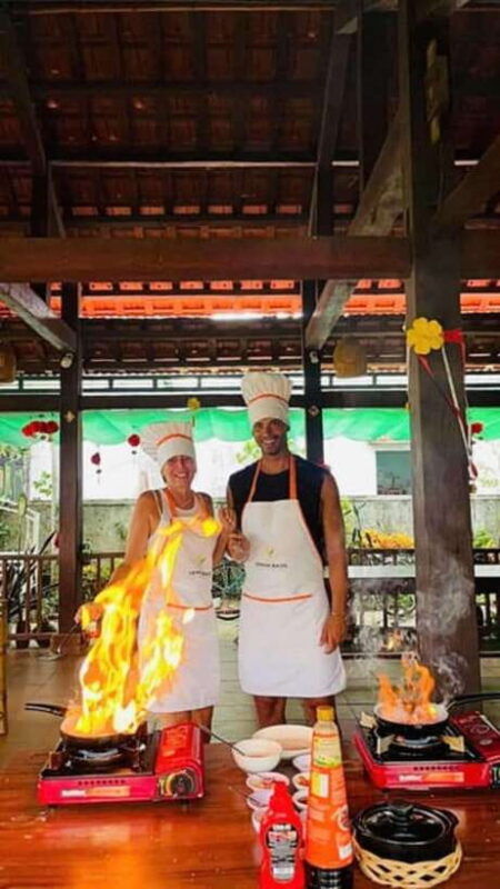 hoi-an-cam-thanh-cooking-class-basket-boat-market-trip