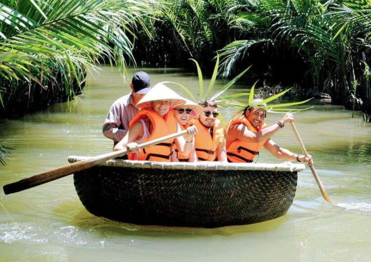 hoi-an-cam-thanh-tour-on-a-traditional-bamboo-basket-boat
