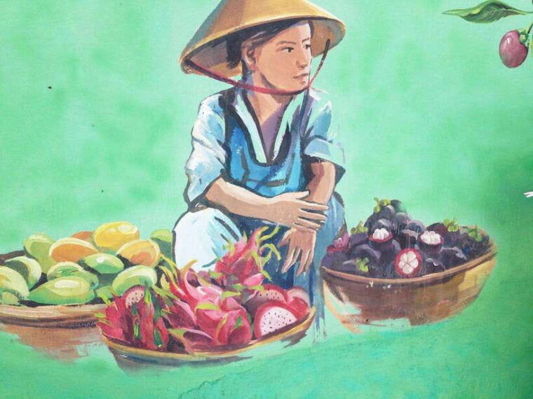 hoi-an-car-to-tam-thanh-mural-village-mother-thu-monument