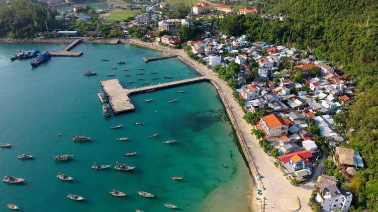 hoi-an-cham-island-and-bai-xep-day-tour-with-snorkeling