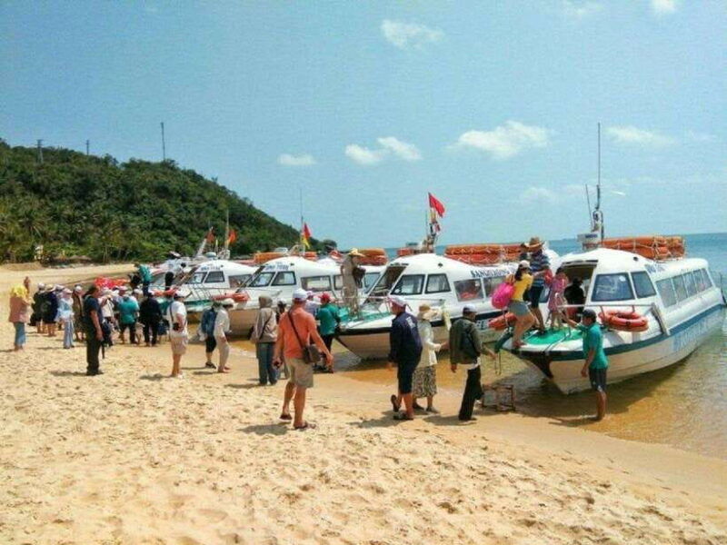 hoi-an-cham-islands-snorkeling-trip-by-speedboat-with-lunch-3