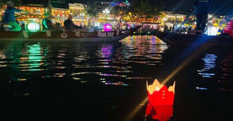 hoi-an-city-tour-boat-ride-lantenn-release