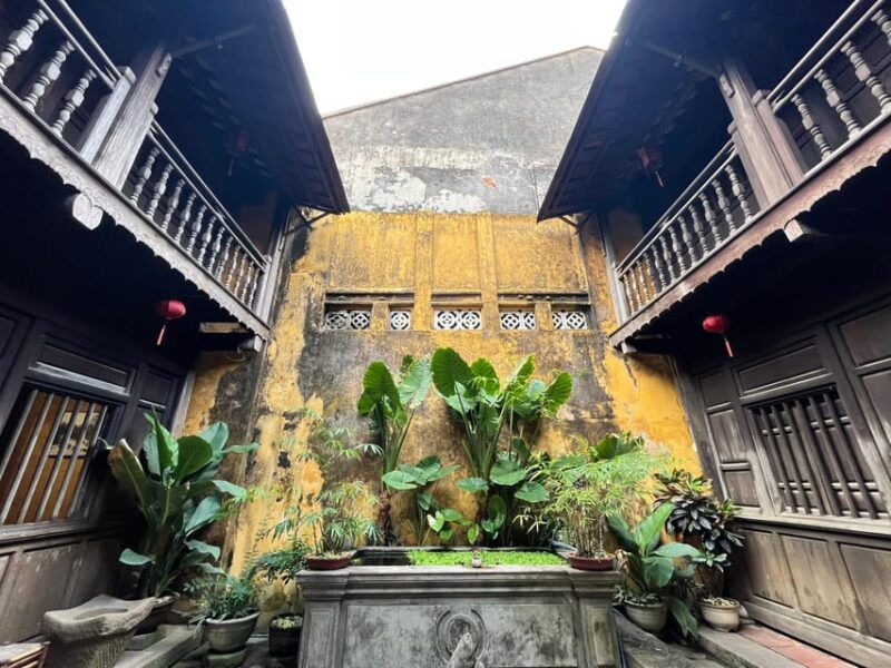 hoi-an-city-tour-boat-ride-lantern-release-from-danang