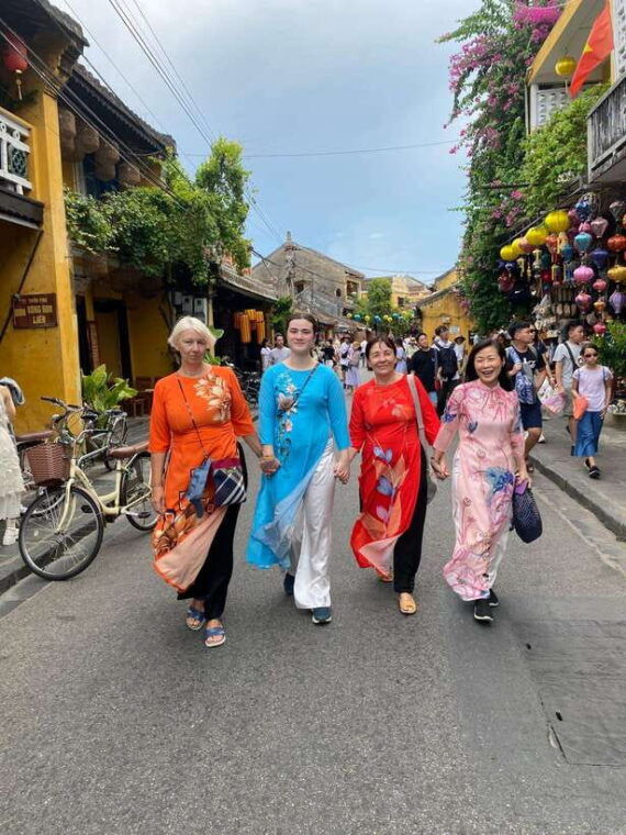 hoi-an-city-tour-with-boat-ride-and-release-lantern-flower