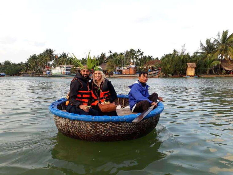 hoi-an-coconut-basket-boat-ride-by-hangcoconut