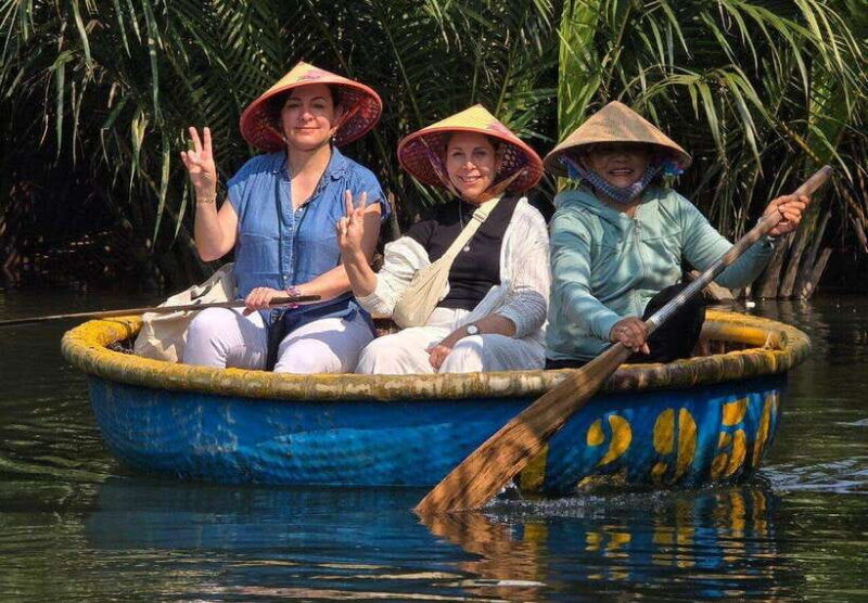 hoi-an-cooking-class-local-market-basket-boat-fishing