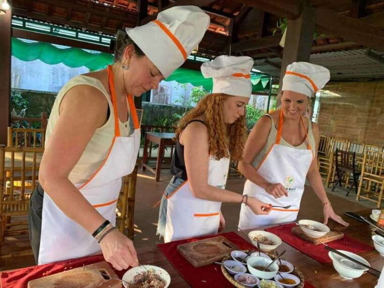 hoi-an-cooking-class-market-tour-and-basket-boat-ride
