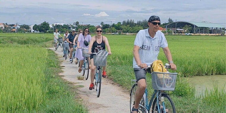 hoi-an-countryside-bicycle-tour-with-farm-basket-boat-ride