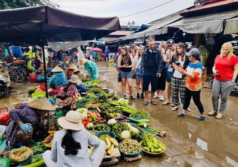 hoi-an-da-nang-market-tour-boat-ride-and-cooking-class