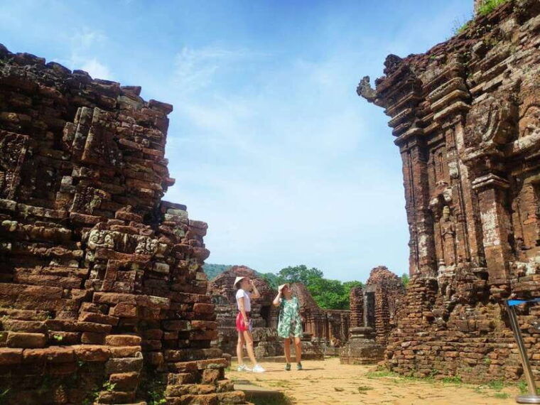 hoi-an-da-nang-my-son-sunset-tour-boat-trip-banh-my