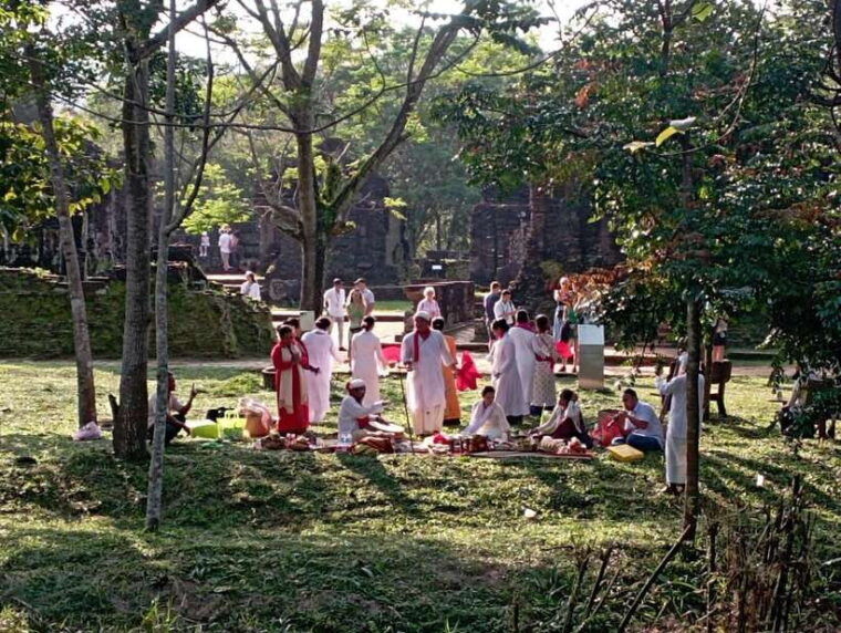 hoi-an-da-nang-my-son-sunset-tour-boat-trip-banh-my