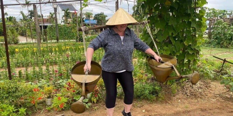 hoi-an-eco-tour-bike-farm-and-lantern-making-experience