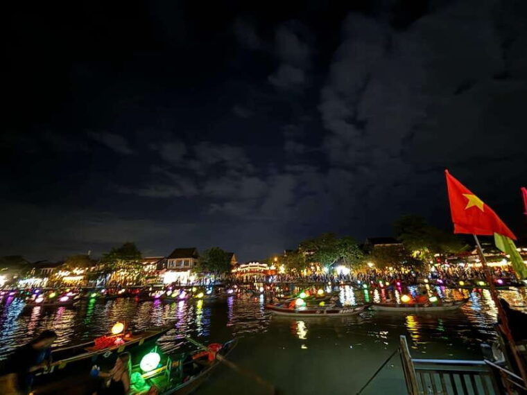 hoi-an-evening-food-tour-with-river-cruise