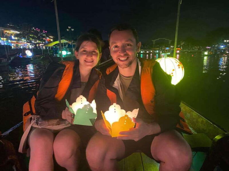 hoi-an-evening-street-food-walking-tour