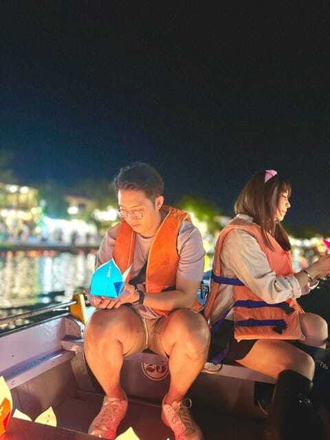 hoi-an-evening-street-food-walking-tour