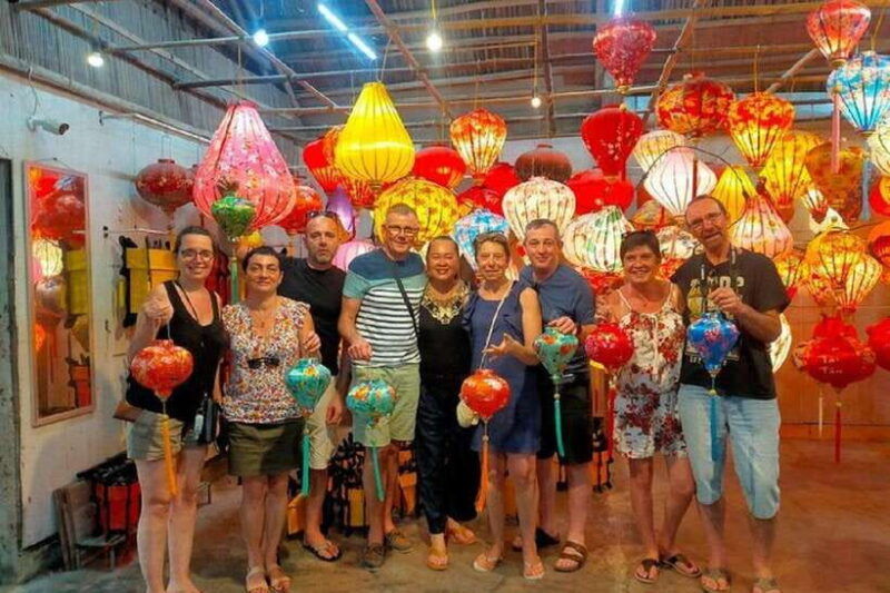 hoi-an-fishing-boat-tour-ceramic-lantern-hand-fan-cafe-class