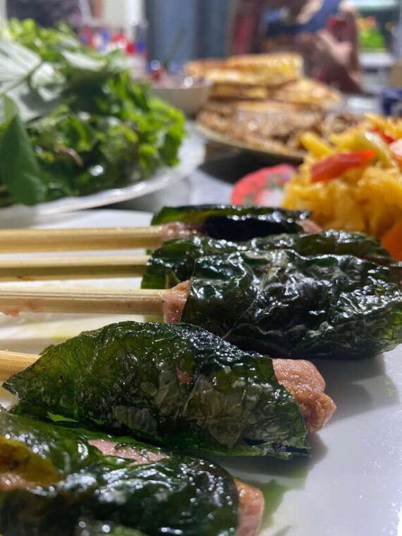 hoi-an-food-tour-8-must-try-dishes-and-drinks