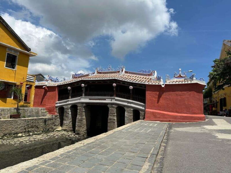 hoi-an-guided-walking-tour-with-local-food