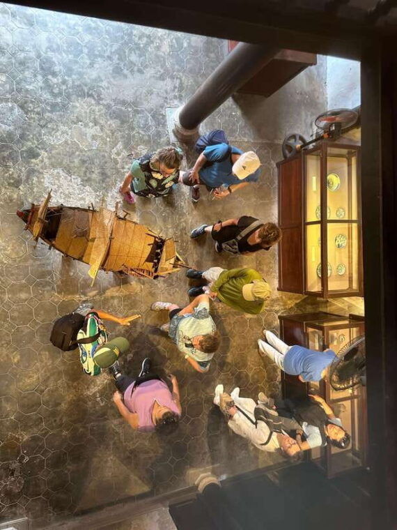 hoi-an-guided-walking-tour-with-local-food