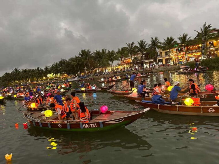 hoi-an-guided-walking-tour-with-local-food