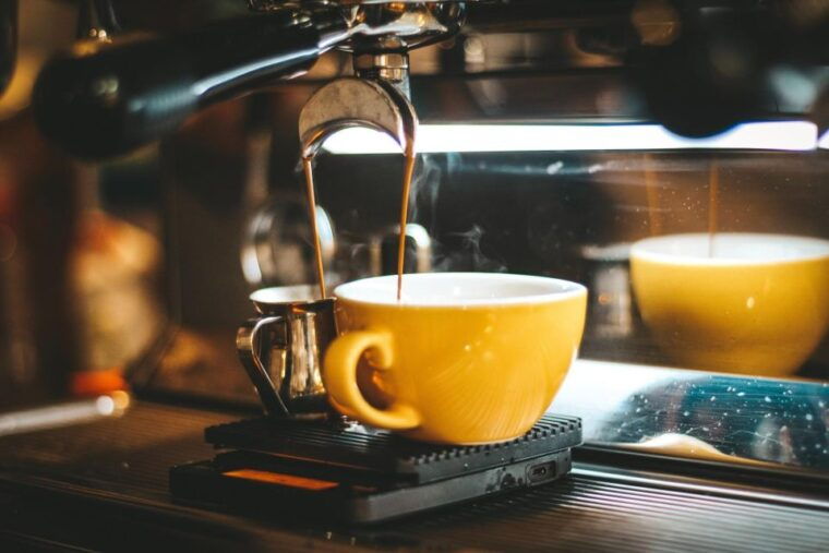 hoi-an-hand-on-making-vietnamese-coffee-class-culture